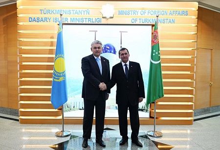 Kazakhstan, Turkmenistan Sign Strategic Partnership Treaty